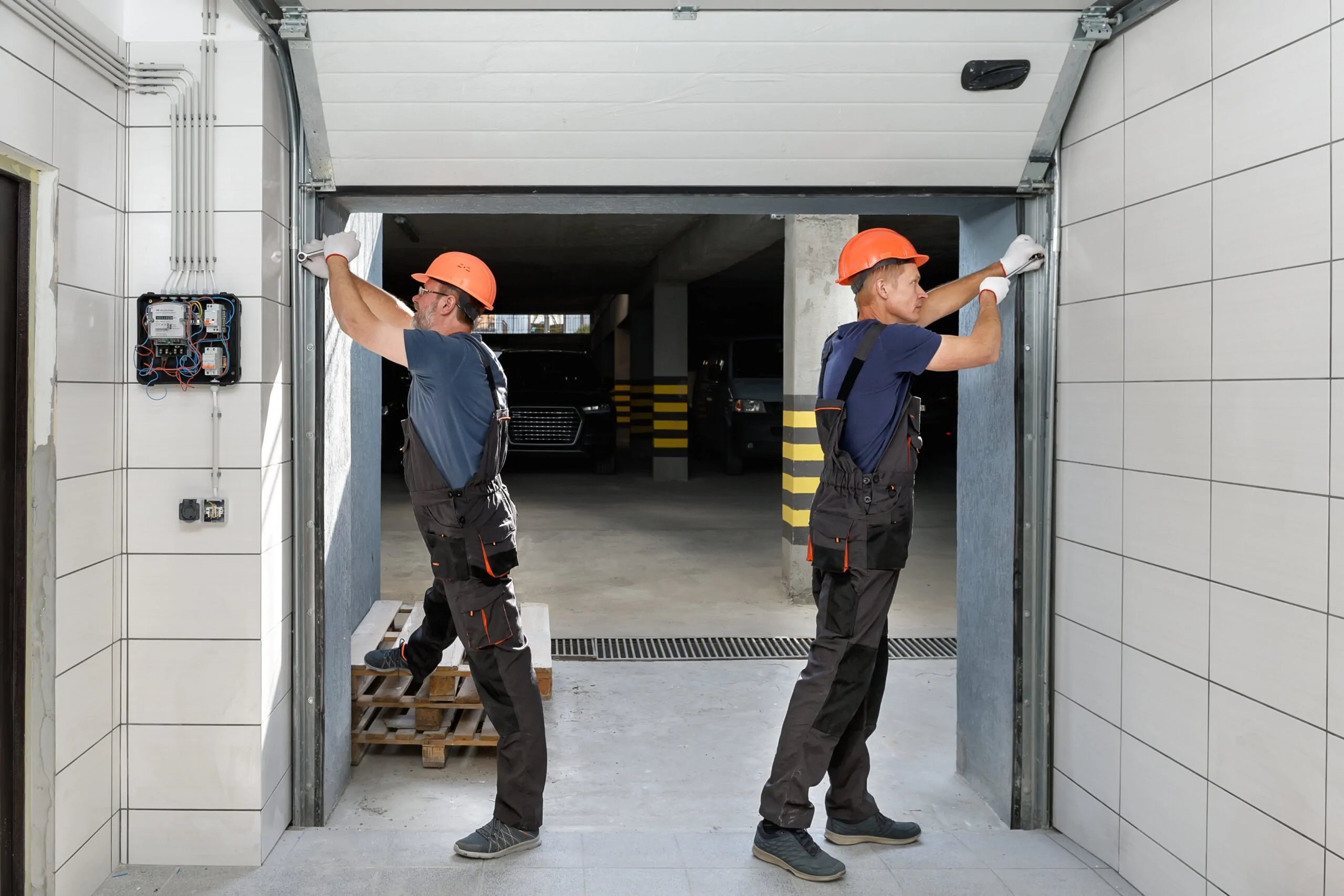 6 Top Tips: How To Maintain Your Garage Door in Fort Lauderdale