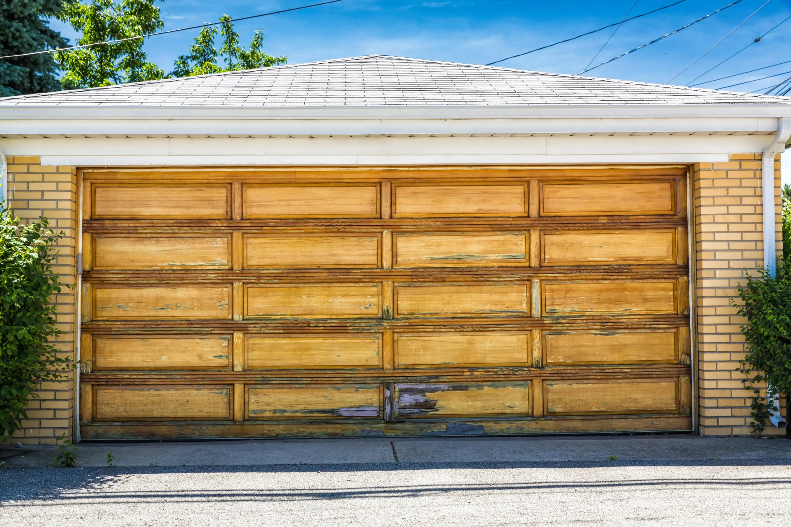 When Is the Time for a New Garage Door? | A Plus Mega
