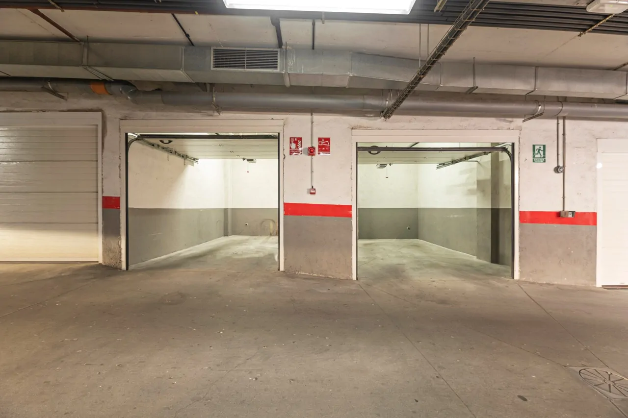 Are Insulated Garage Doors Worth It in Florida?